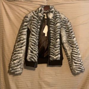 Women’s polyester fur coat 🤎